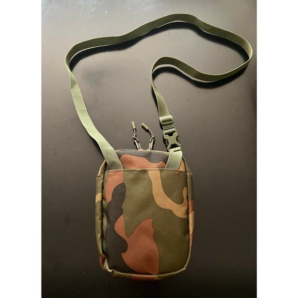 HERSCHEL Green Camo Mini Crossbody Bag (NWOT) - Picture 6 of 10
